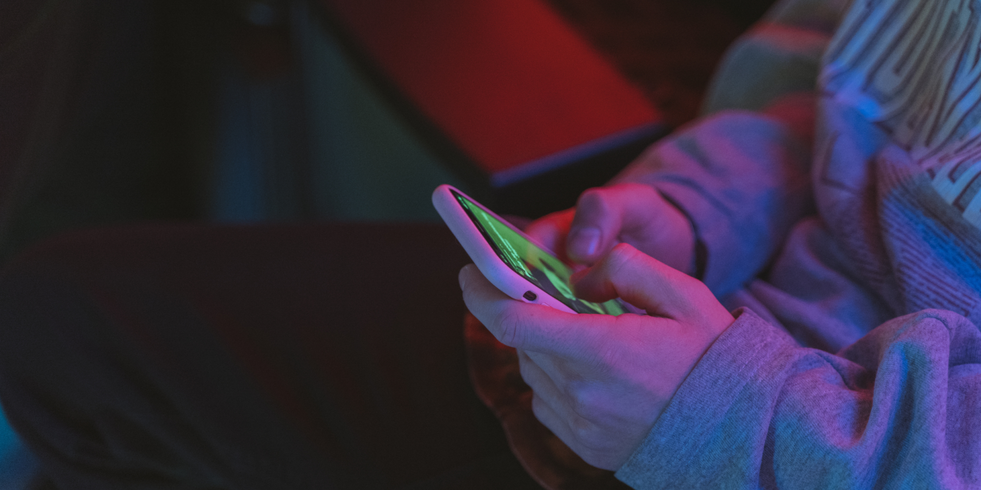 Misogynistic Narratives in Everyday Online Spaces